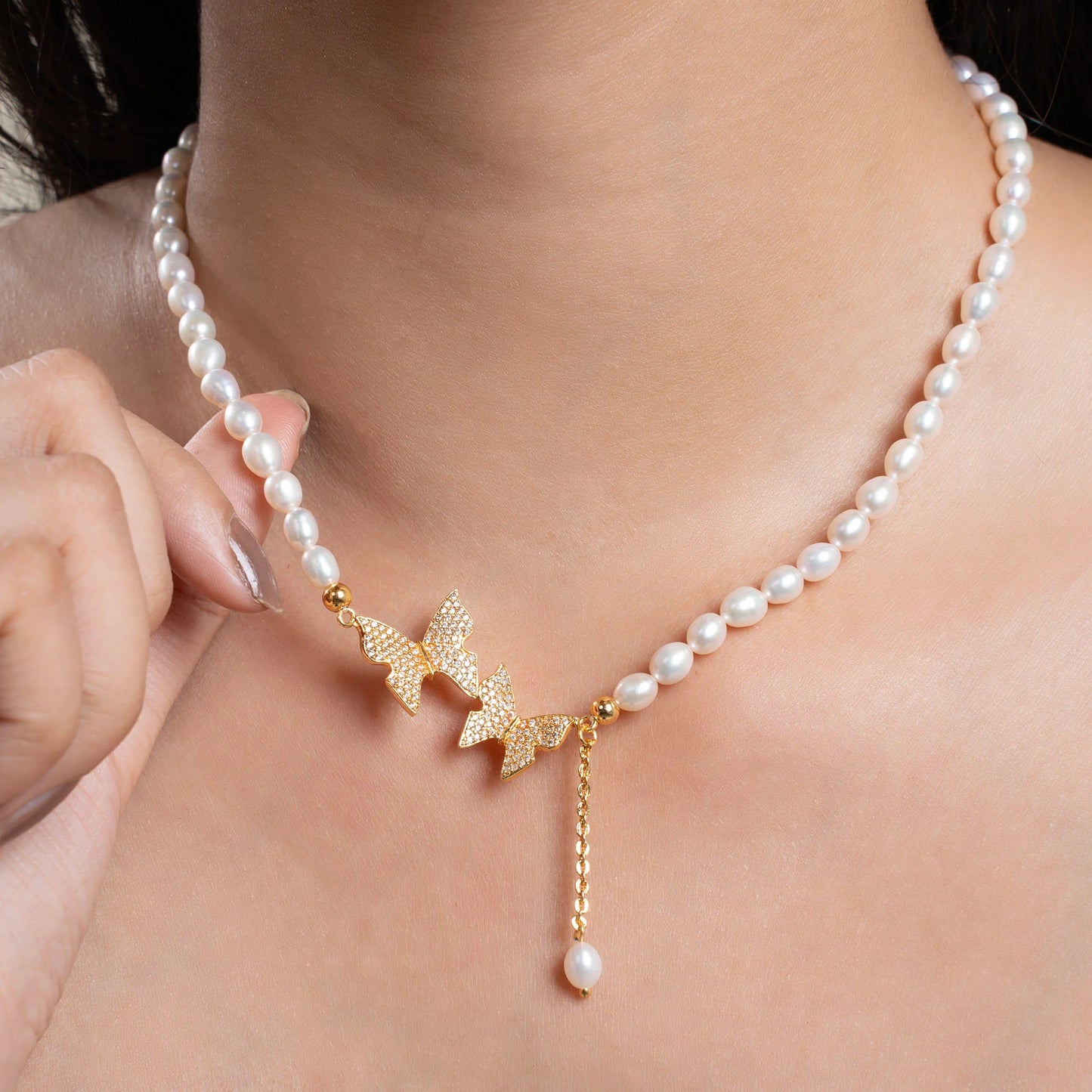 Flutter Pearl Necklace