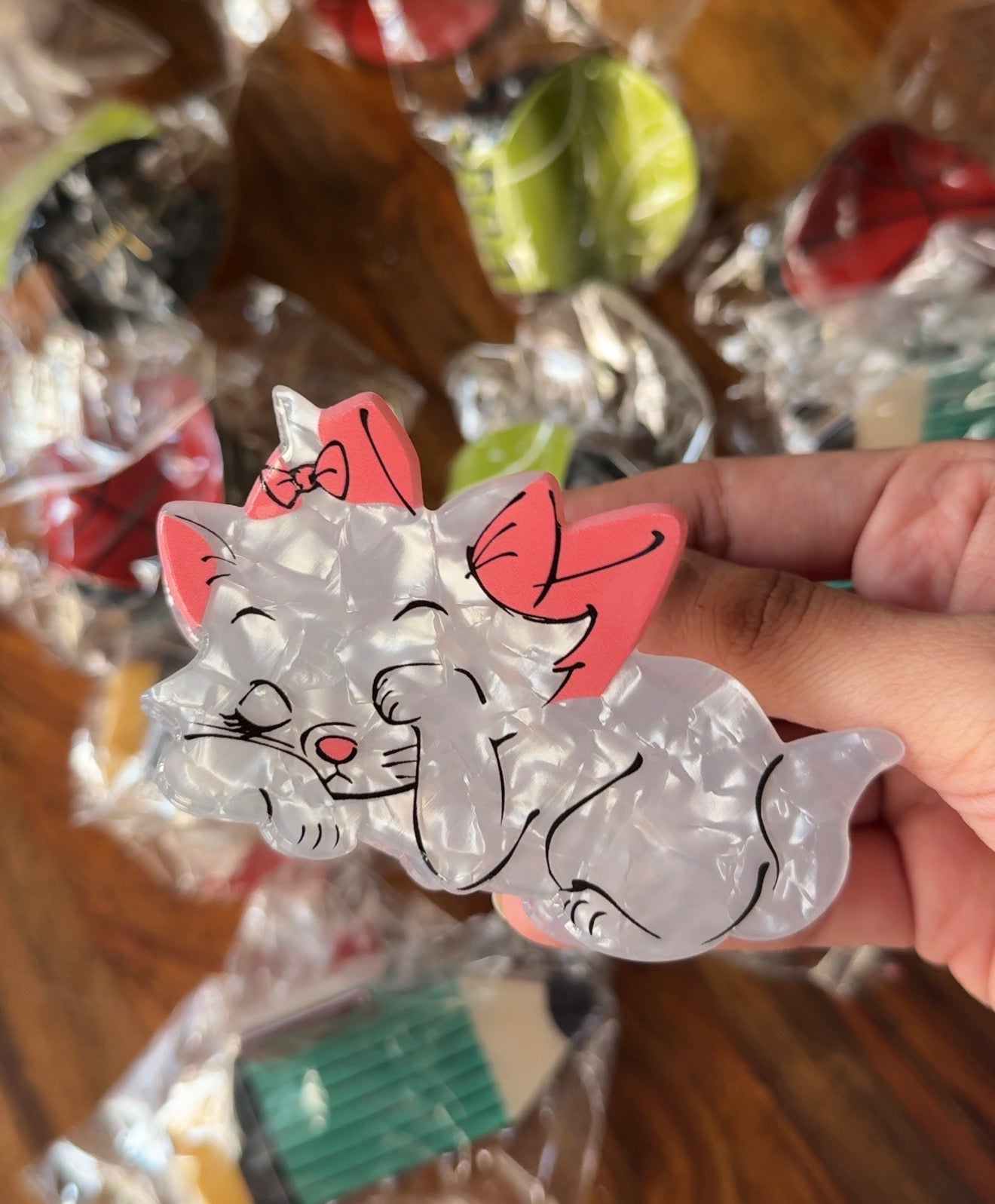 Snowbell Kitty Hair Clip