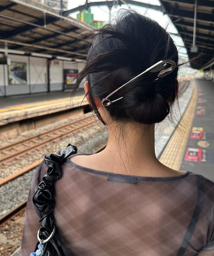 Viral Safety Pin Bun Clip
