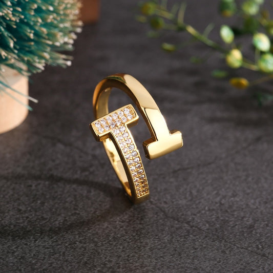 The Iconic T-Ring ✨