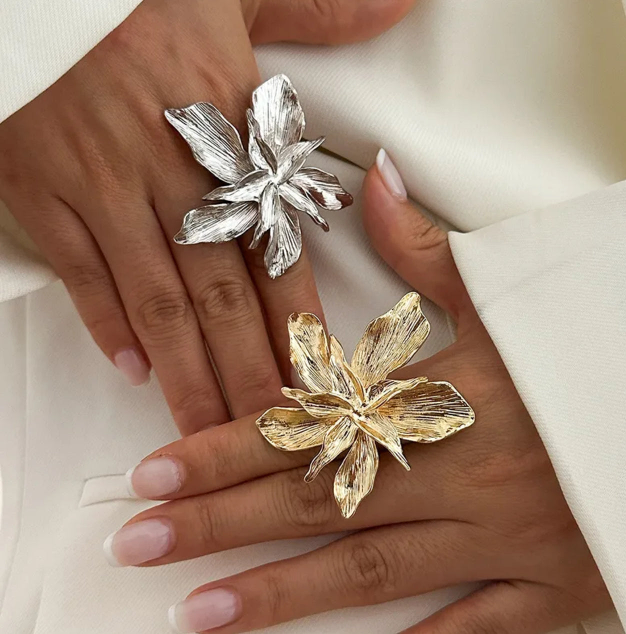 Statement Lily Ring