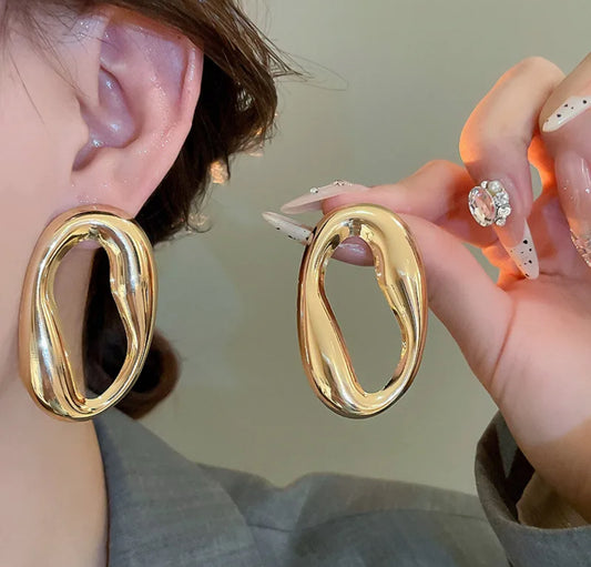 Liquid Luxe Oval Hoops