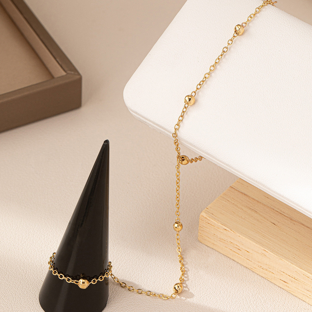 Chain Hand Harness – Classic Gold-Plated Elegance