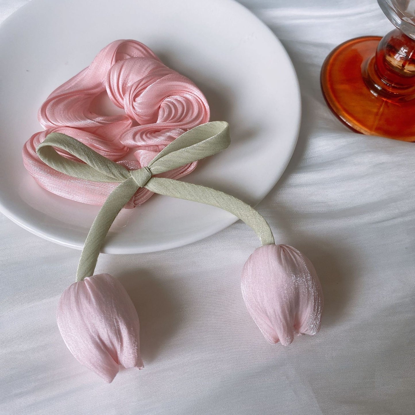 Tulip Satin Clutcher – Pink & White