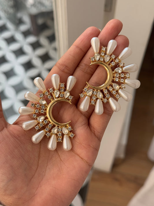Celestial Luxe Pearl Earrings – A Radiant Statement of Elegance