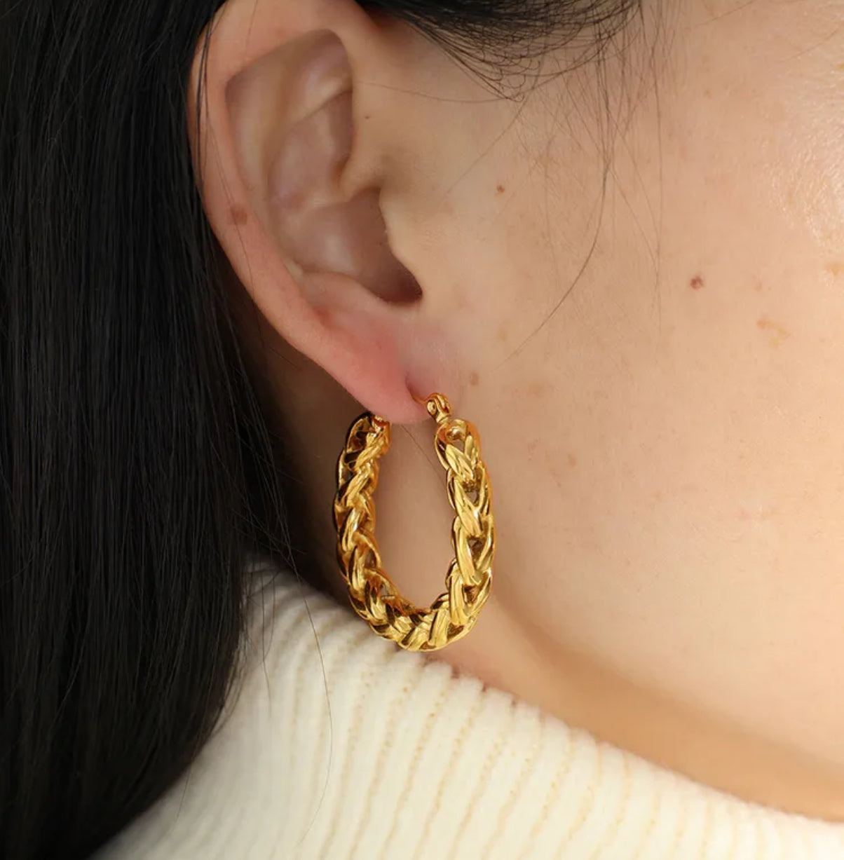 Celebrity Pleated Hoops