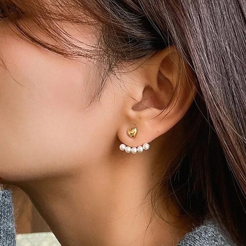 Demure Gold and Curved Pearls