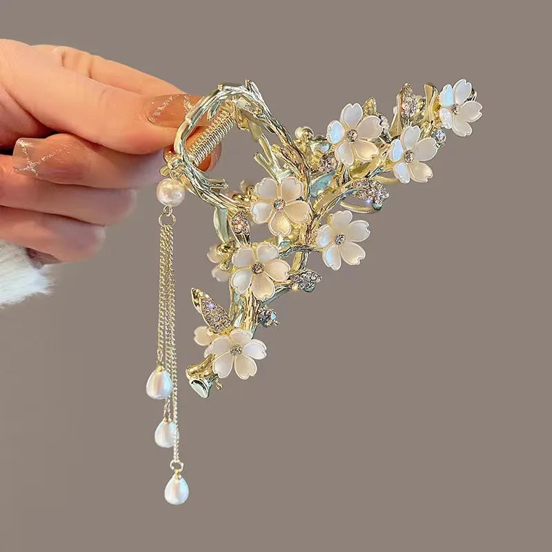 Floral Pearl Tassel Hair Claw